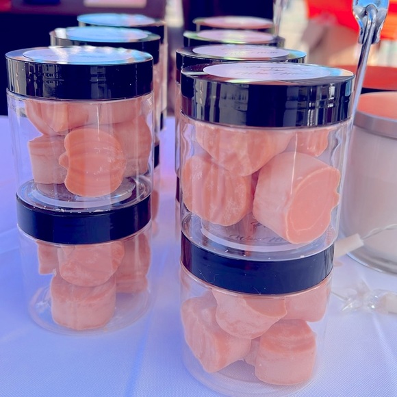 Pumpkin Pie Wax Melts | Pumpkin Shaped | Fall Scented Soy Wax Melts - Picture 4 of 4